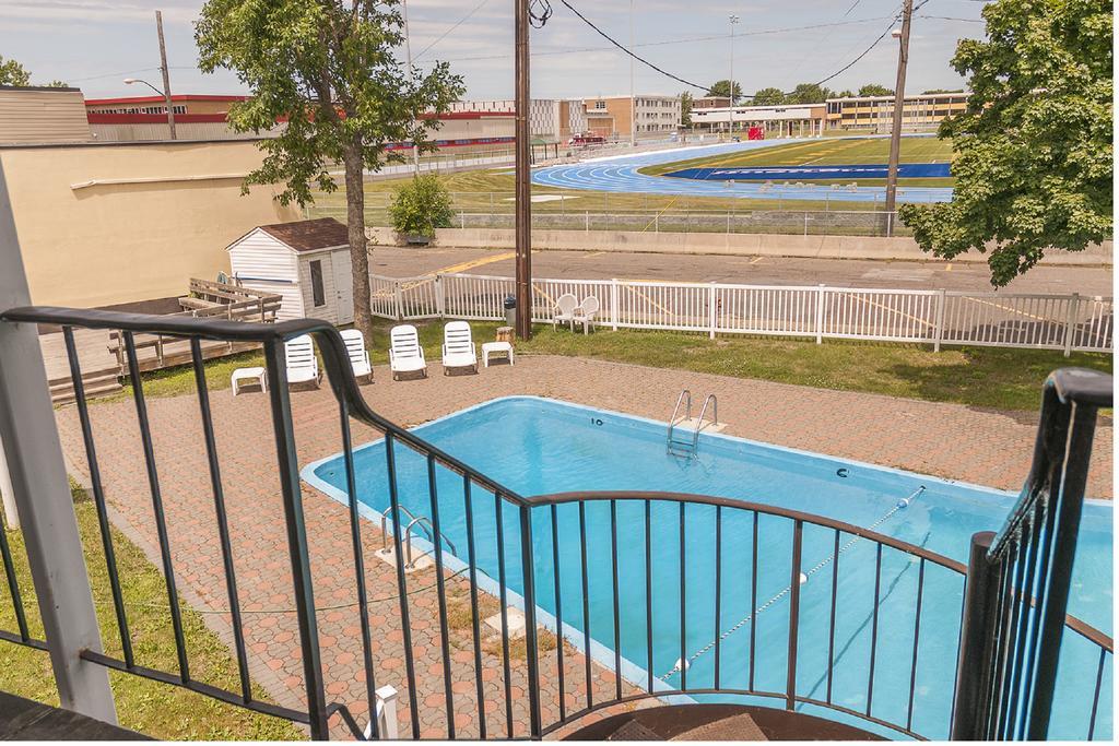 Motel Labarre Longueuil Bagian luar foto