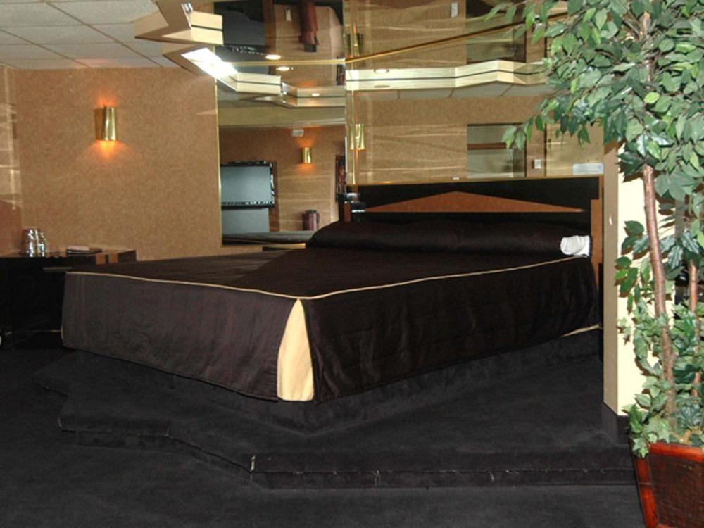 Motel Labarre Longueuil Bagian luar foto