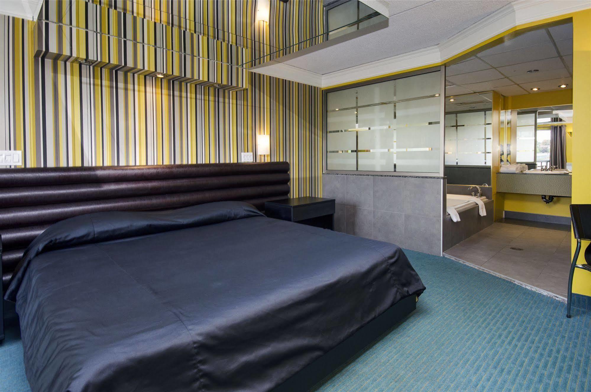 Motel Labarre Longueuil Bagian luar foto