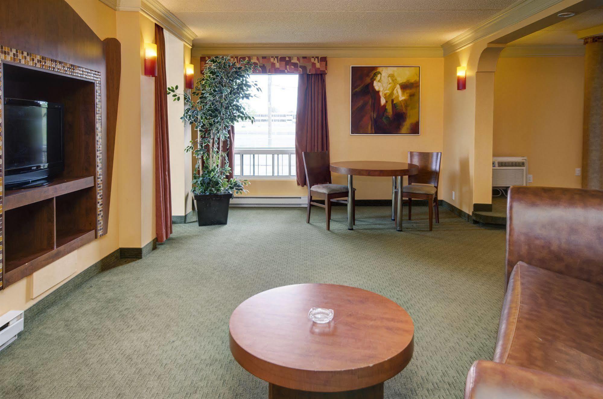 Motel Labarre Longueuil Bagian luar foto