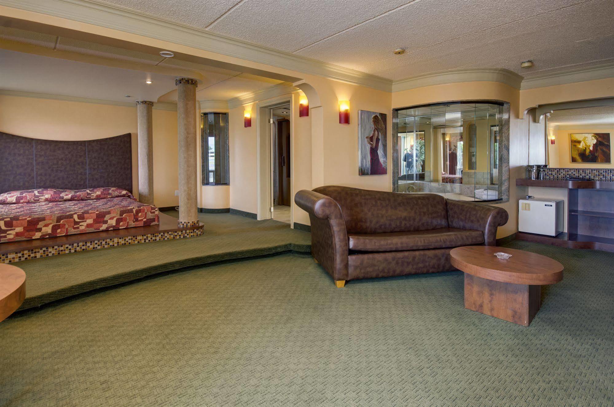 Motel Labarre Longueuil Bagian luar foto