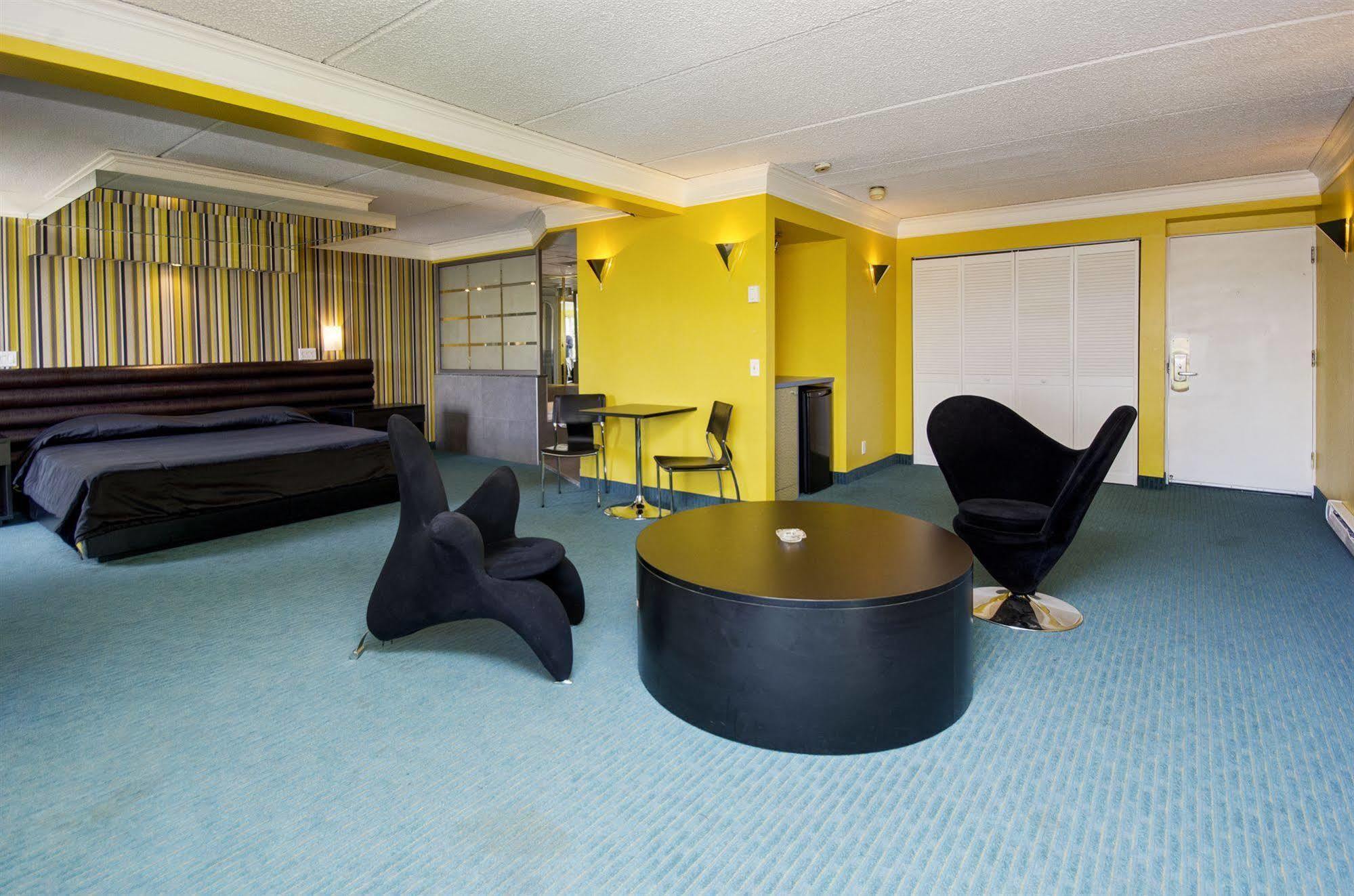 Motel Labarre Longueuil Bagian luar foto