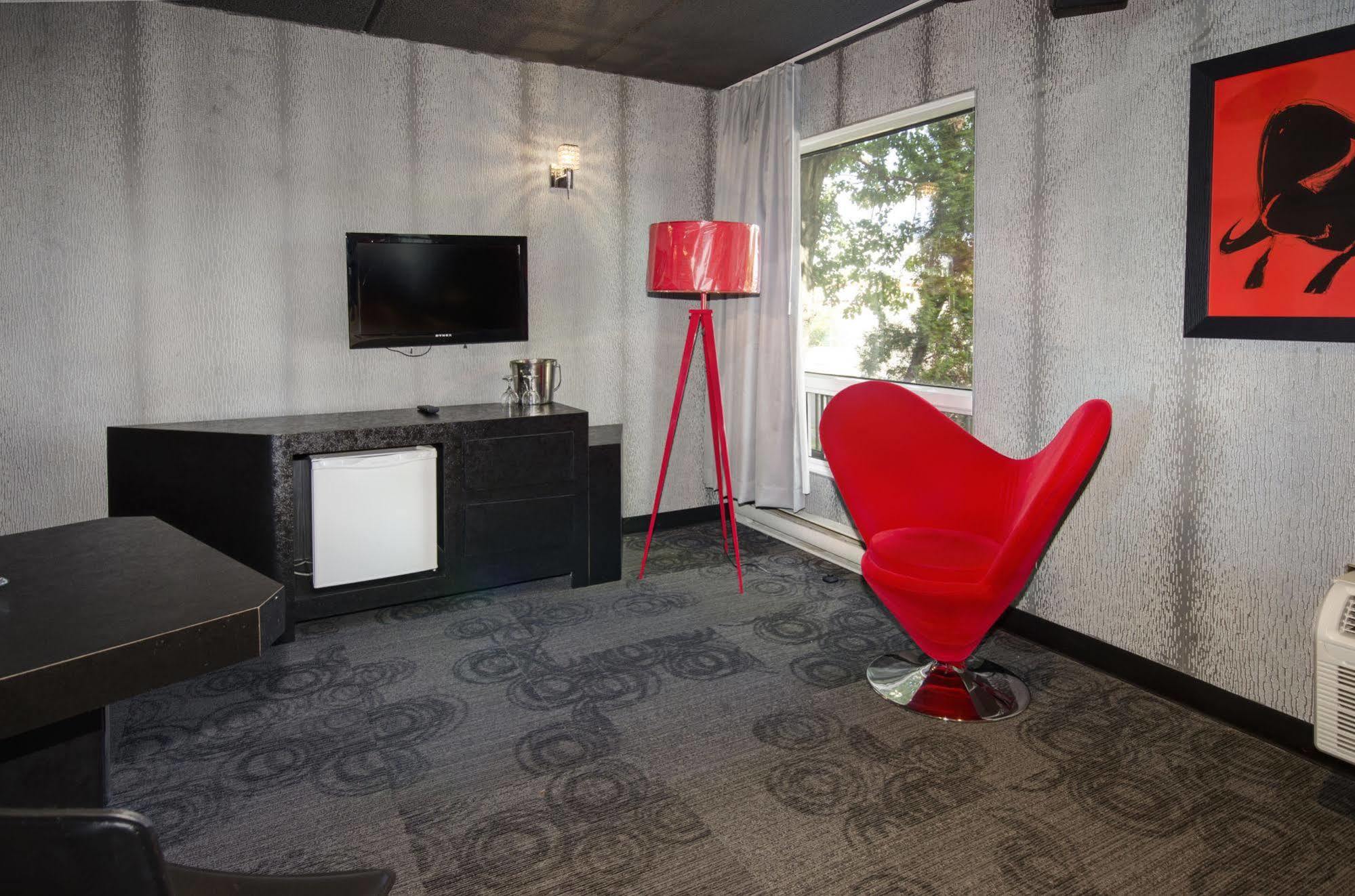 Motel Labarre Longueuil Bagian luar foto