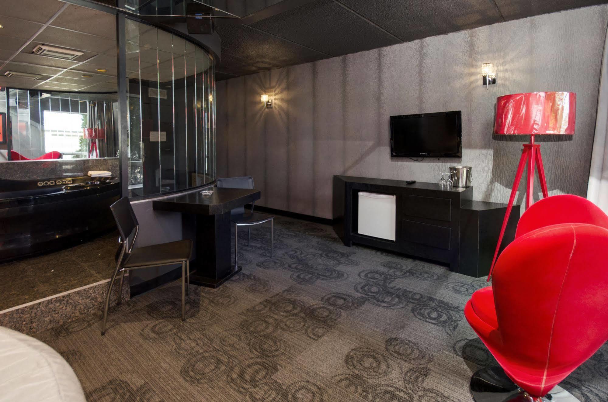 Motel Labarre Longueuil Bagian luar foto