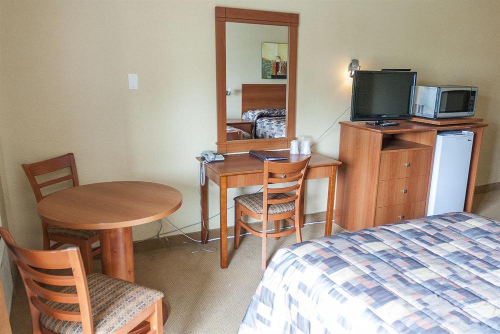 Motel Labarre Longueuil Bagian luar foto